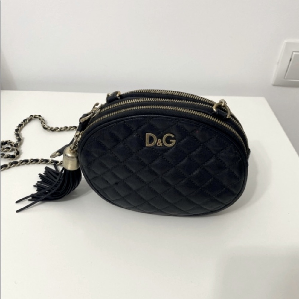 D&G Lily glam crossbody in black. Great little bag